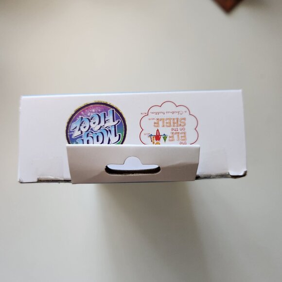 The Elf On The Shelf MagiFreez Standing Gear Kit With Skirt For Scout Elves - Picture 8 of 9